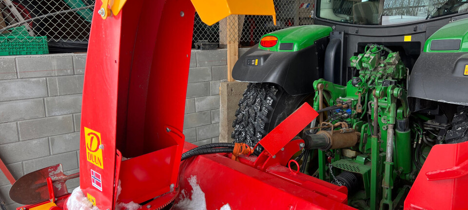 Slik beskytter Christian toppstag og uttak fra strøgrus