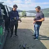 Atilla Haugen og Anders Pedersen med en drone